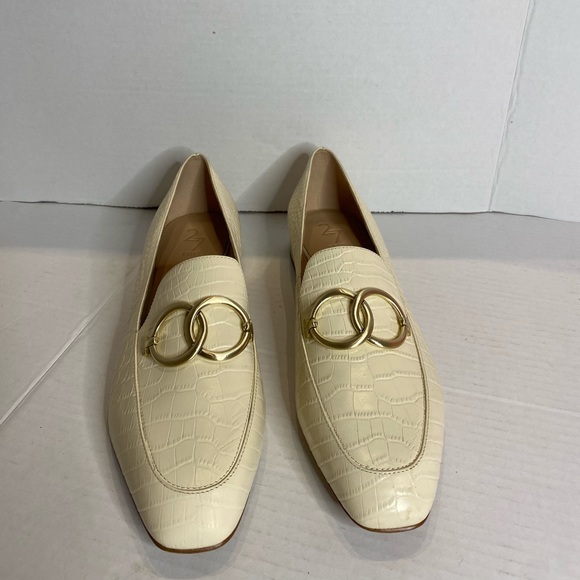 27 Edit | White Regina Loafer - Picture 2 of 9